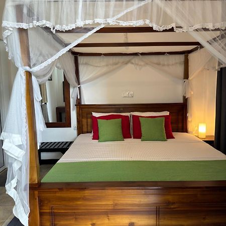 The Tide'S Tale Hotel Galle Exterior photo